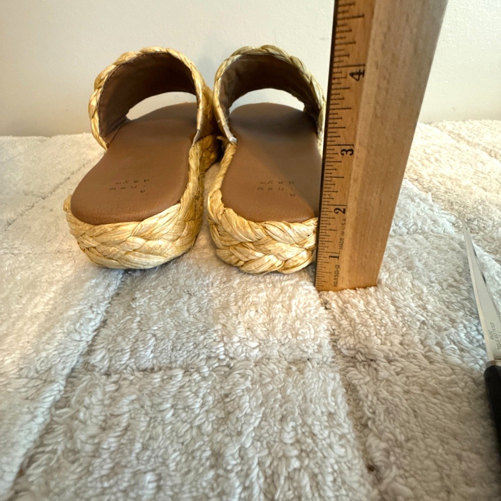A New Day Woven Slide Sandal Size 9 Summer Vacation Coastal Beach Outdoors - Picture 7 of 9